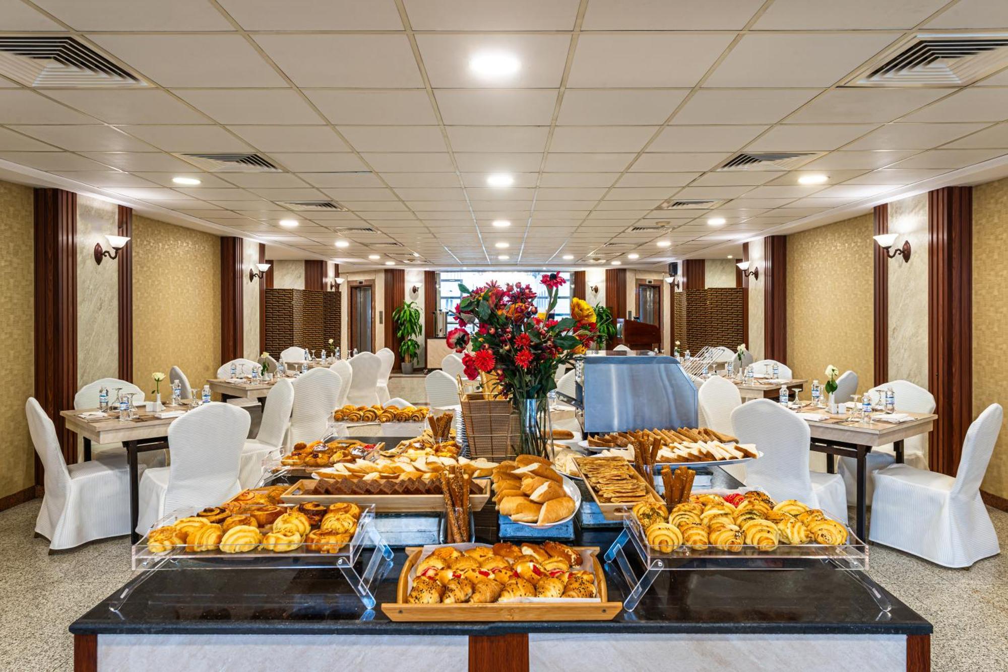 Qasr Al Ansar Golden Tulip Hotel Hotel