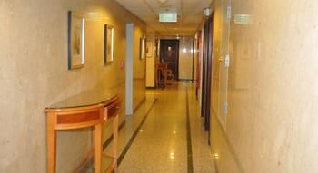 Qasr Al Ansar Golden Tulip Hotel Hotel