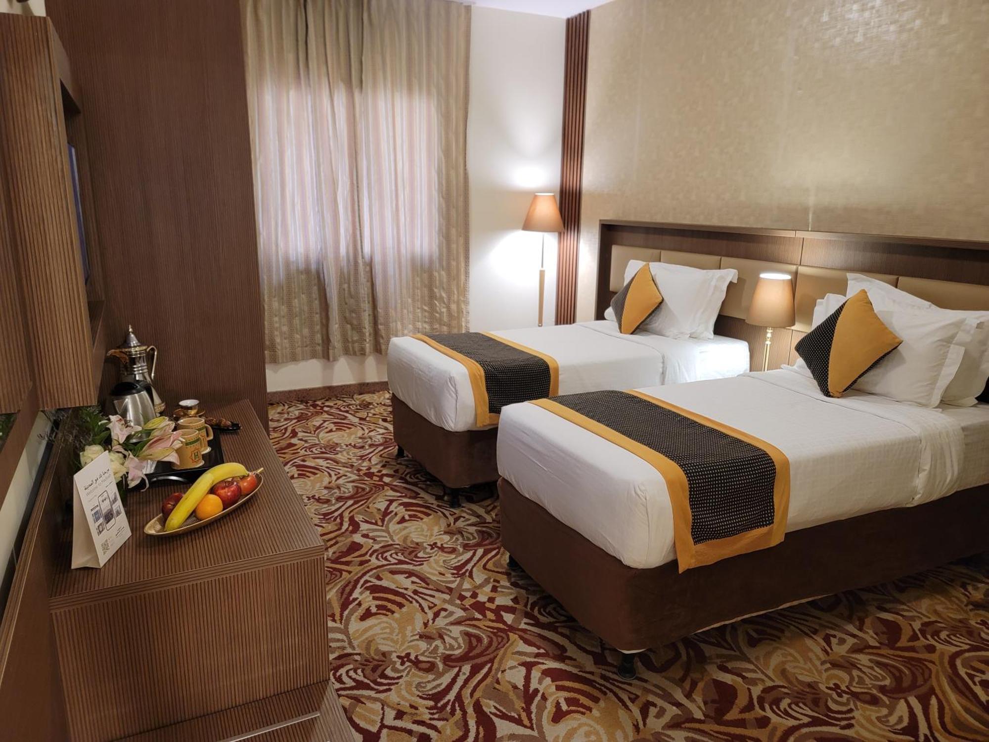 Qasr Al Ansar Golden Tulip 3*