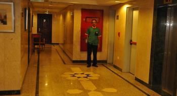 Qasr Al Ansar Golden Tulip 3*